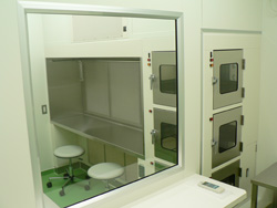 クリーンルーム（無菌調剤室）の設置
